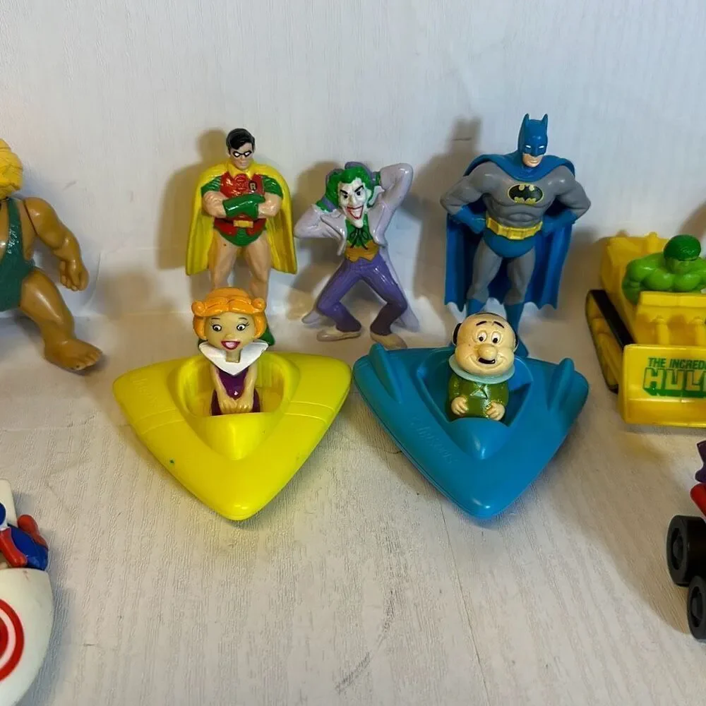 Vintage 80s and‎ 90s Collectible Toy Figurines Batman Robin Jetsons Yogi Bear